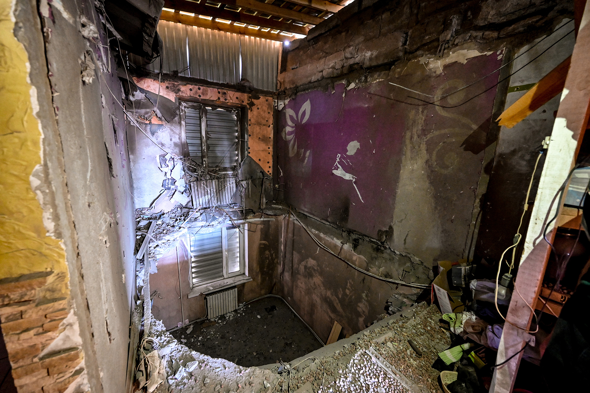 "Ми не другий Маріуполь". Як живе Нікополь під обстрілами росіян та по сусідству з ЗАЕС